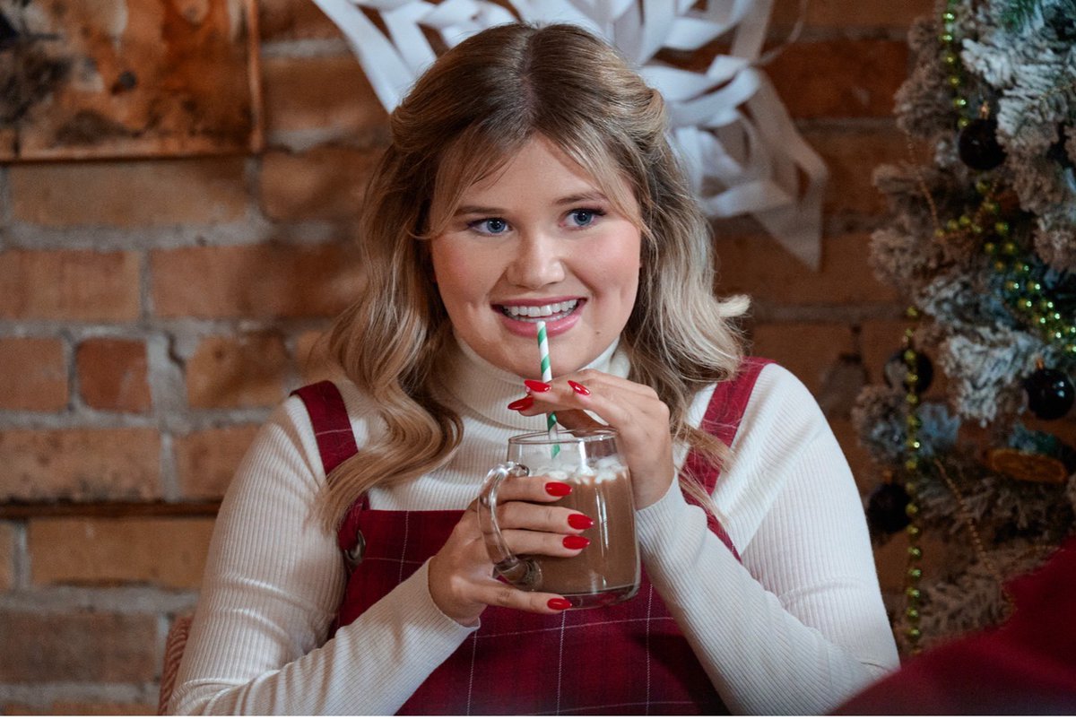hallmarkchannel's tweet photo. Debbie #BaileyStender the matchmaker! Will her plan on setting up Erin @RachaelLCook and Sam @sampage on a date work? #RescuingChristmas #ChristmasInJuly https://t.co/UhqPuFhC2Q