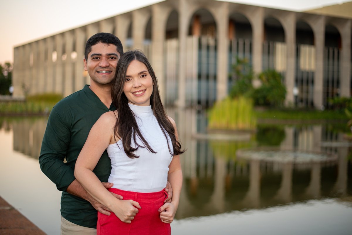 alanrones's tweet image. Explorando Brasília através dos olhos do amor! 📸💑 Que privilégio fotografar este casal carioca (@peixotoviviannen &amp;amp; Tiago) pelos pontos turísticos da nossa capital. Cada imagem conta uma história única de conexão e descoberta. ❤️

#FotografiaDeCasal #TurismoEmBrasília #Amor
