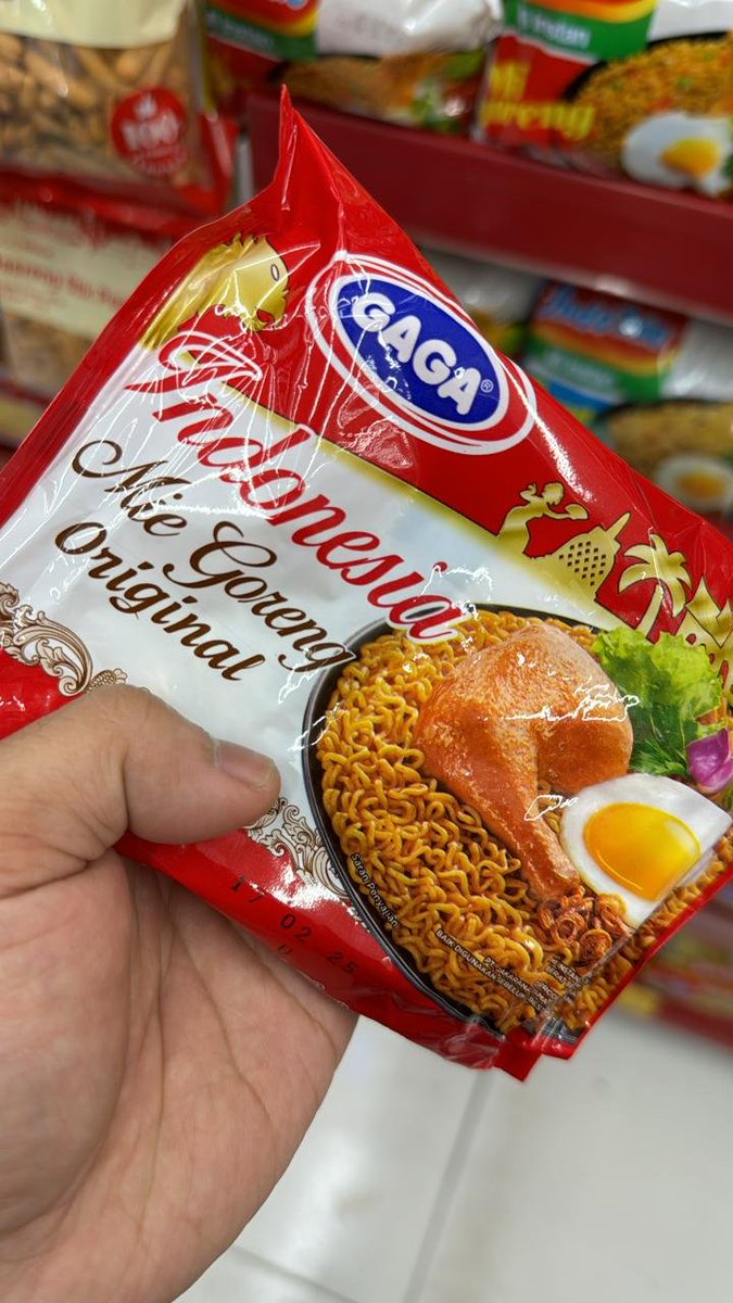 No endorse dan review jujur!

Pasti kalian sempet tau kan, konten tiktok heboh soal perseteruan bos indomie dan bos gaga yg pecah kongsi? Gue gak mau bahas itu tapi gue mau bahas rasanya aja.

Pas gue makan mie ini, hal pertama yg gue rasain adalah otak gue langsung nge-flash