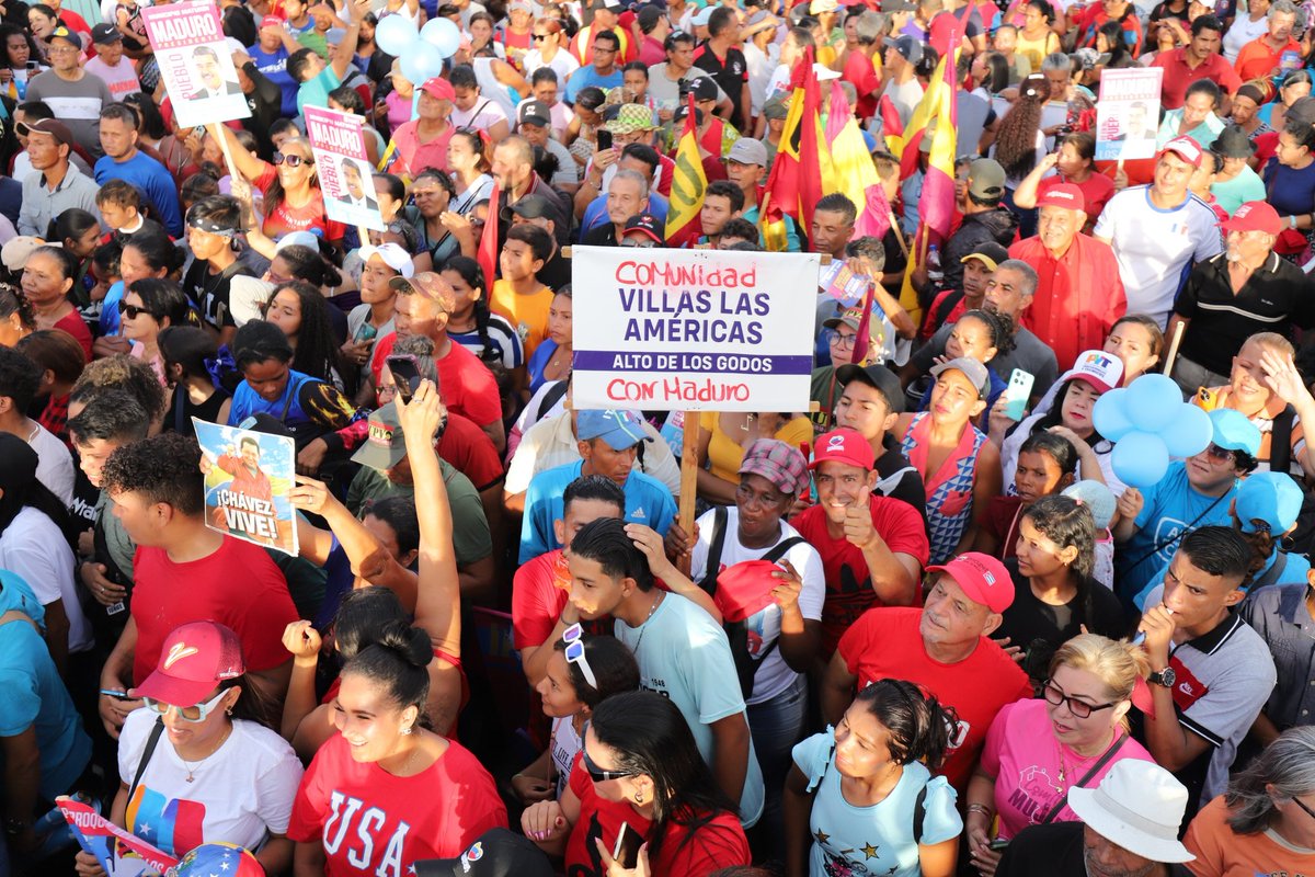 ErnestoLunaPsuv's tweet photo. La victoria de nuestro candidato Nicolás Maduro será aplastante para que no quepa la menor duda de su triunfo. En la parroquia Alto de Los Godos así lo decretamos. ¡El 28 de julio vota por el gallo pinto!

@NicolasMaduro https://t.co/SMcK7dA9kU