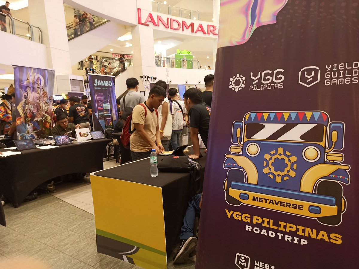 bitpinas's tweet image. [LOOK] The booths inside the @Yggphroadtrip in Manila at Ayala Malls Trinoma.

#YGGRoadtripManila
#ByahengWeb3