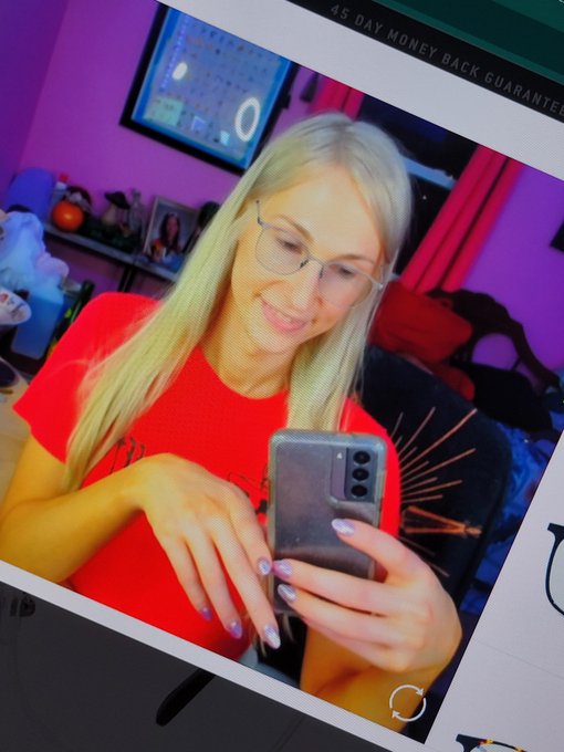 Ordered some blue light glasses tonight in pink cause I'm on the computer all the time gaming and streaming