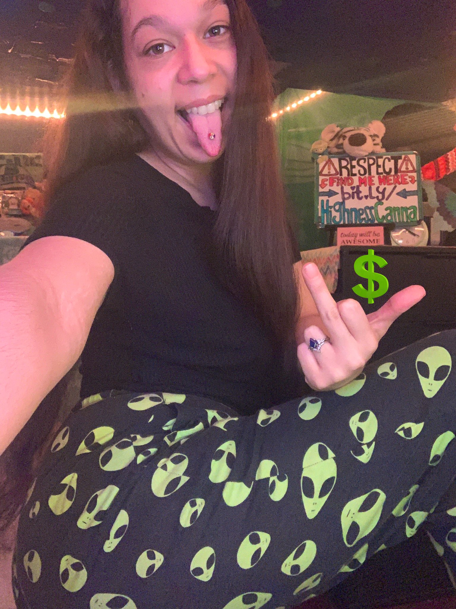 Be useful, impress Me😎🫰 FinDom | FemDom | Latina | Chaturbate | Lovense | tap tip tribute | send serve submit https://t.co/KOOVDfJVXP