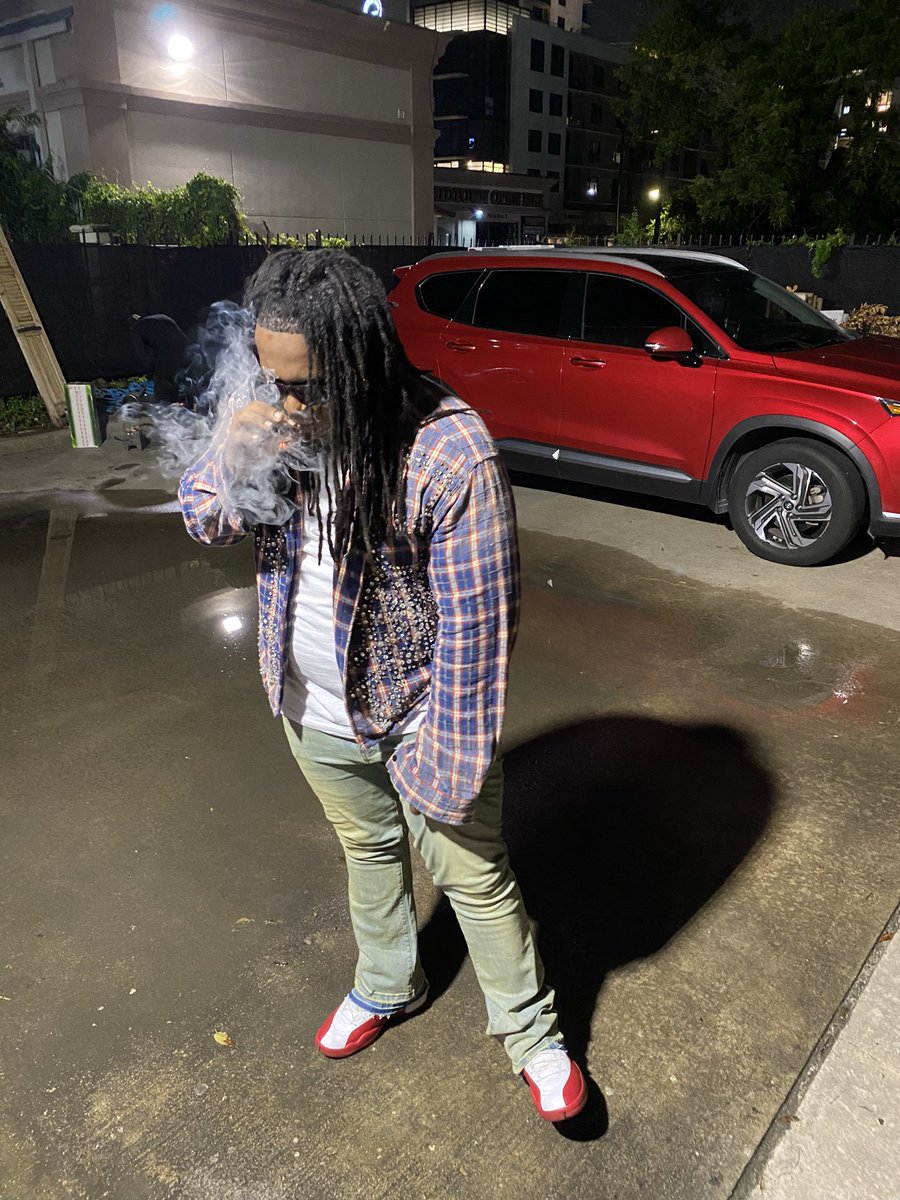 johnnietoptier's tweet photo. Thank god for everything that’s given baby I ain’t been sober in a min💯 https://t.co/Z82Kq88IAG