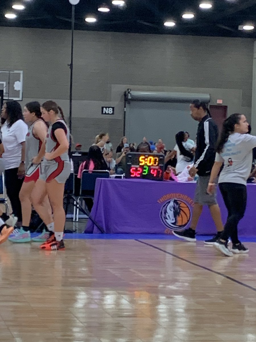 brooklyn_h490's tweet photo. Sososo grateful to get to play and stay in Louisville this weekend for the Run For Roses tournament. Had a lot of fun with my team and with the experience! https://t.co/f57ufhPBdN