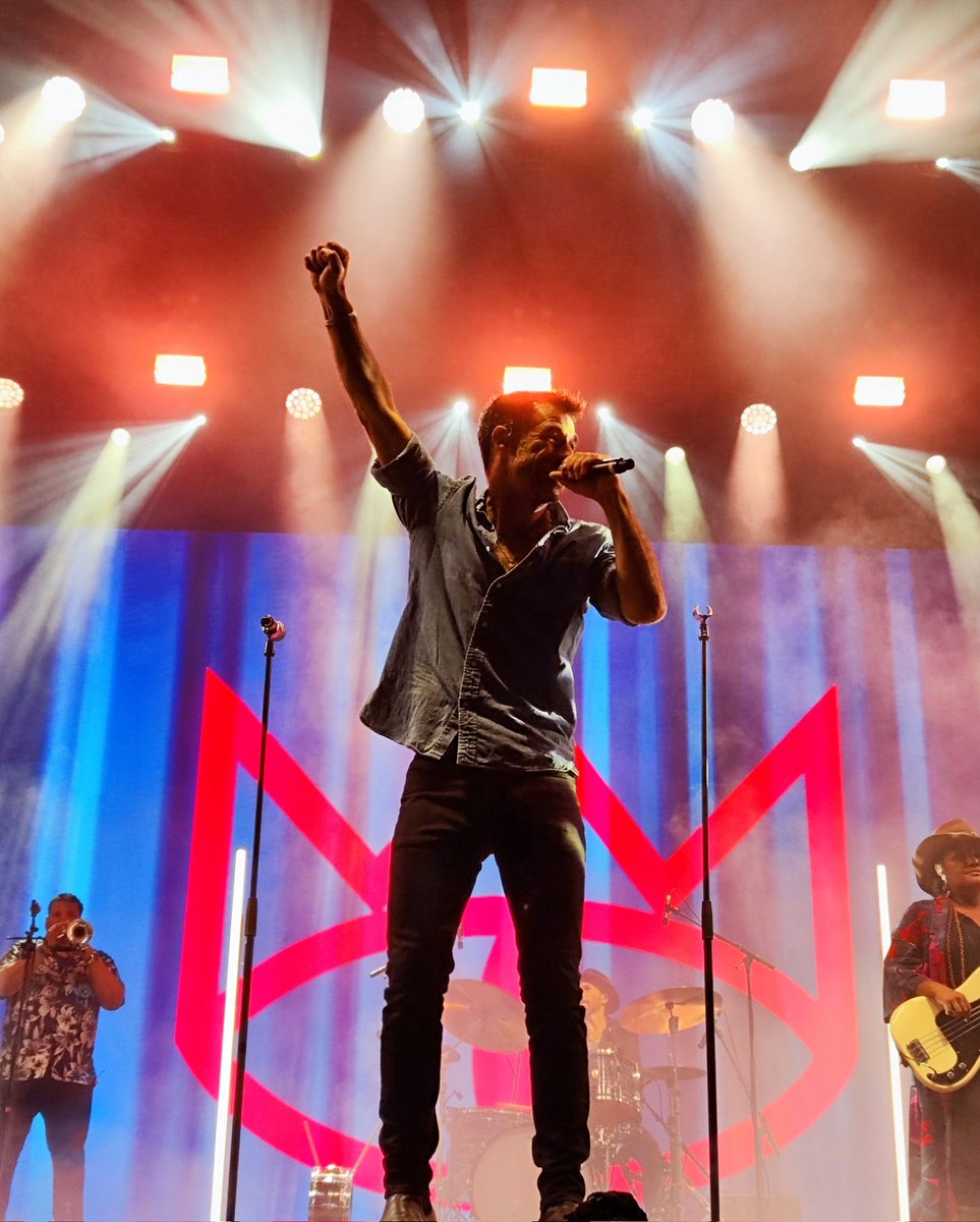 rockmycoffee's tweet photo. Happiness is frontrow to your favs and that's a hill I'm willing to die on.
Magnificent @thecatempire ✨
And as always thank you for the pure joy high I'll carry with me forever for all the rainy days 💜
#NOSAlive24 https://t.co/E7xgWPz0wg