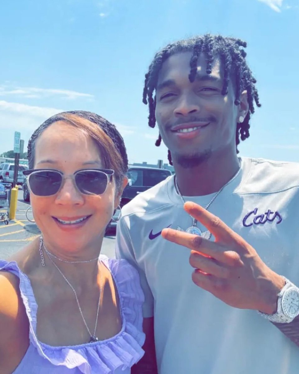 KatieLoretta33's tweet photo. Let's go Cats! So excited for this season's team! #kstatembb #wildcatcountry #elitesquad #elevate #crazyfaith #ilovekstate #tangtime Dug McDaniel @AyooFlyy Max Jones #stuffthebus2024 https://t.co/ZTXOyzwykV