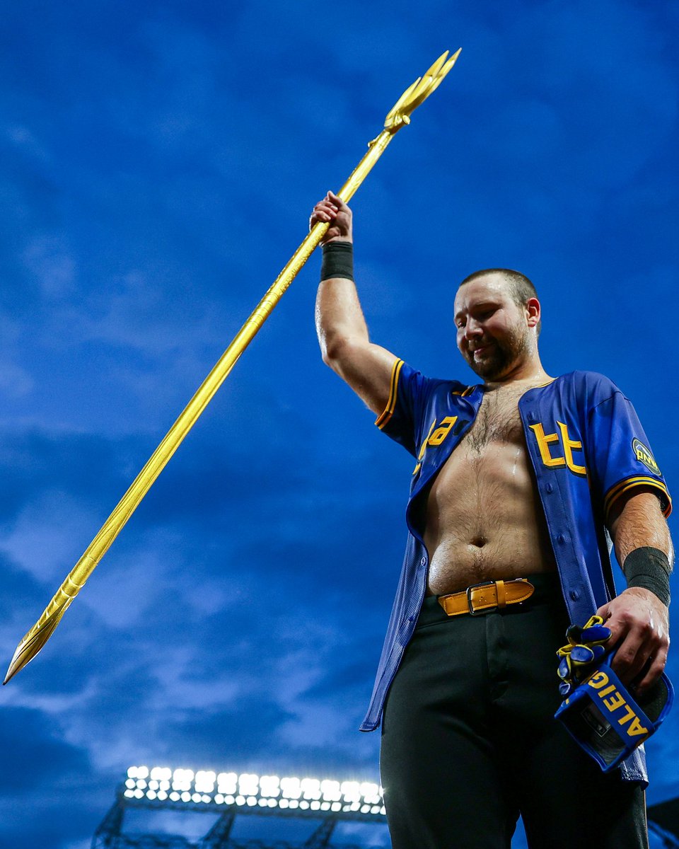 MojoMariner's tweet image. With the Astros loss today, the Mariners will now finish the first half in 1st place no matter what. That's a thing of beauty.