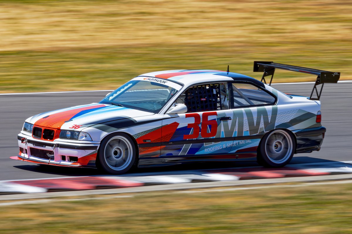 Sabian404's tweet photo. Fun first day out at @portlandraceway for the @RoseCupRaces today. Got a little toasty toward the end, but looking forward to another day out there tomorrow. https://t.co/OcoYk4xUwO