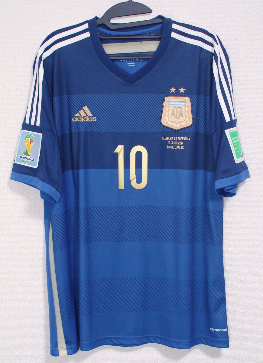 メッシ アルゼンチン代表アウェイユニフォーム。2014年W杯決勝から