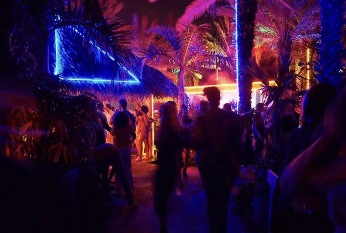renxgadxs's tweet photo. @PRADA_FK ⠀⠀⠀⠀ㅤ@𝙘𝙙𝙩𝙖𝙠𝙞𝙣𝙜𝙭𝙛𝙛
  𐇵⠀📍 Los Angeles, USA. Nos 
Se disfruta esta noche de las luces y la música con el
#TeamPrada It's spectacular tonight.
             ⌂          ⌕          ⊞          ♡ https://t.co/wX1JZAcI6s