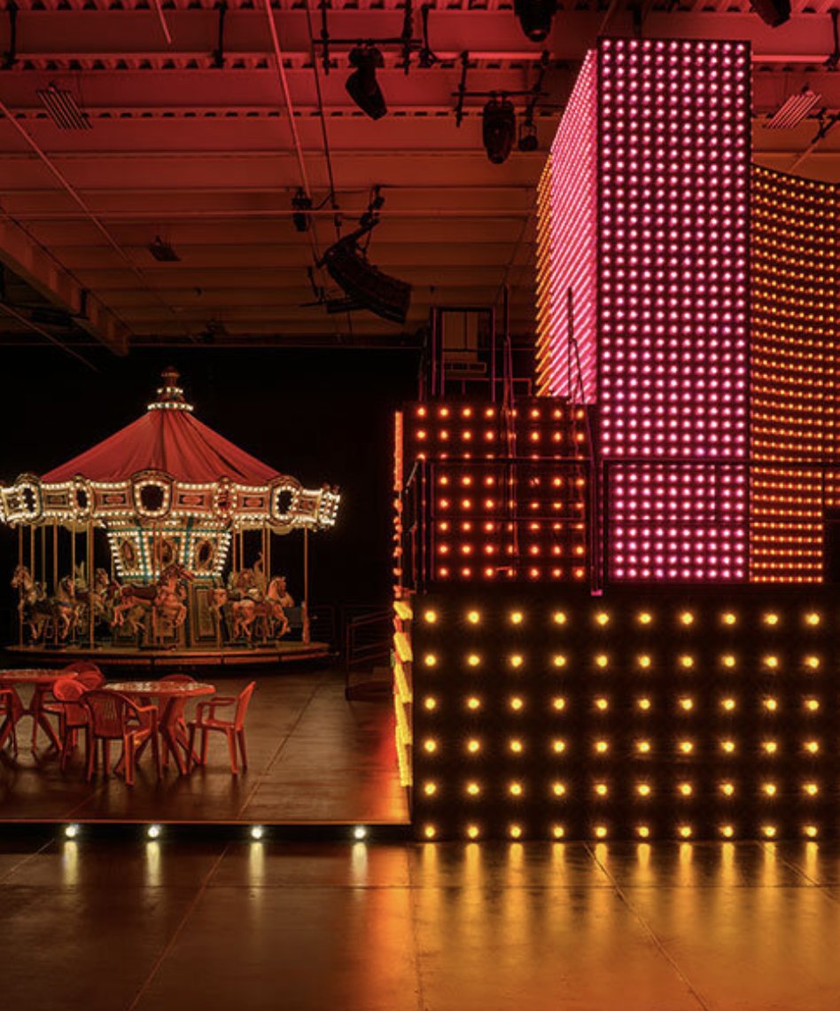 renxgadxs's tweet photo. @PRADA_FK ⠀⠀⠀⠀ㅤ@𝙘𝙙𝙩𝙖𝙠𝙞𝙣𝙜𝙭𝙛𝙛
  𐇵⠀📍 Los Angeles, USA. Nos 
Se disfruta esta noche de las luces y la música con el
#TeamPrada It's spectacular tonight.
             ⌂          ⌕          ⊞          ♡ https://t.co/wX1JZAcI6s