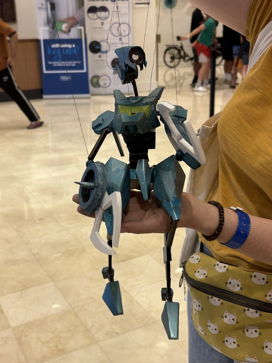 Ryujiinxx's tweet photo. forgot to post this ABSOLUTELY ADORABLE whirlybird i saw in the evening.... hes perfect in all aspects of the worr https://t.co/uliNm8oqkz