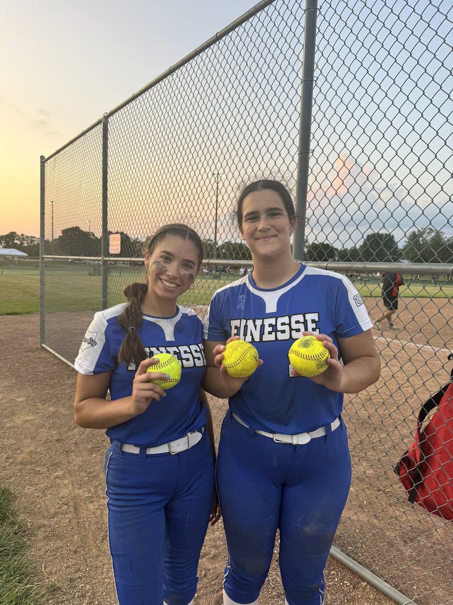 Julia Lowry (2026) and Mackenzie Hady (2026) both with 💣💣💣 today at Stingrays.  
Mackenzie with a 2 run shot in our first game and Julia with 2 no-doubters, one in each game!  
Way to go ladies!!!
<a href="/juliaLowry26/">Julia “Jules” Lowry</a> <a href="/HadyMackenzie/">Mackenzie Hady</a>