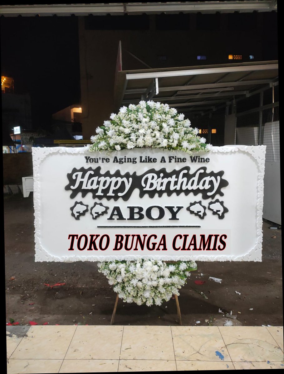 Menjual berbagai macam jenis bunga seperti karangan bunga, hand buket, bunga standing, dll. Buka 24 jam
#karanganbungaselamatdansukses
#karanganbungawedding
#karanganbungadukacita
#bungapapanciamis
#bungapapancongratulation
#jangkauanluas
#tokobungaciamis #tokobungaciamis
