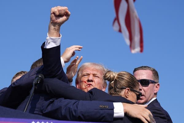 Ochkosh's tweet image. Most iconic photo of #2024
@RealCandaceO @realDonaldTrump @DonaldJTrumpJr @realDonaldJNews @VivekGRamaswamy