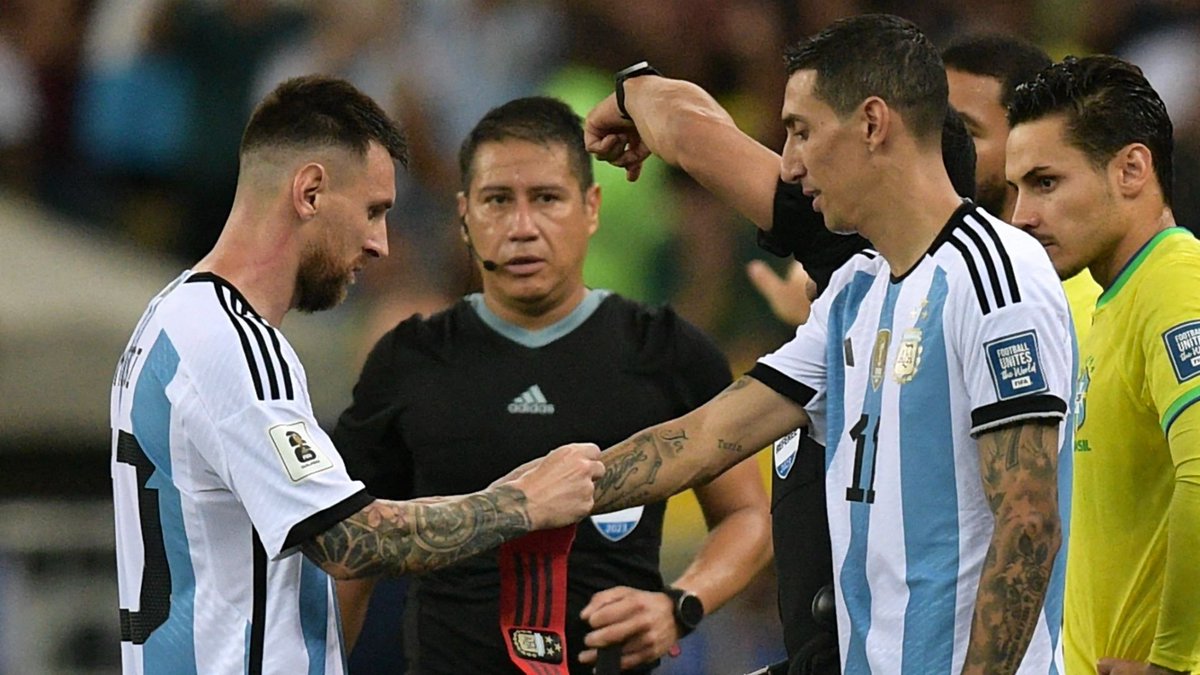 SoccerWorld_N's tweet photo. Lionel Messi hopes team-mate Angel Di Maria can sign off with "another goal" when Argentina faces Colombia in Sunday's Copa America final. | Lionel Messi #CopaAmerica2024 #CopaAmèrica #LionelMessi #DiMaria https://t.co/xZqebJre1Z