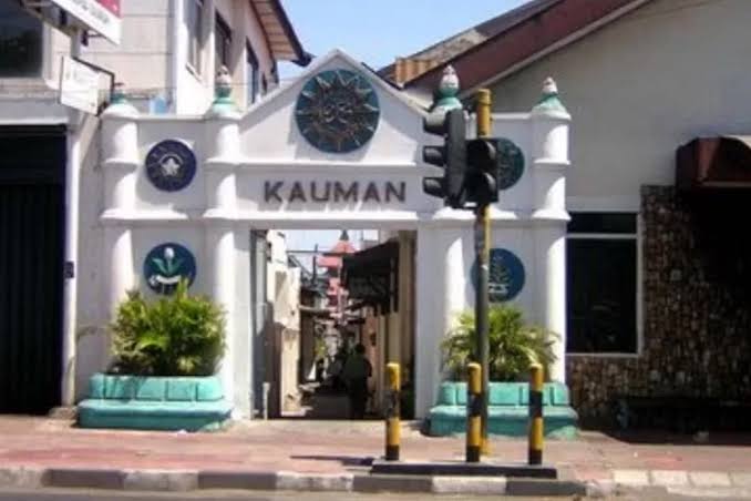 Taukah kamu?

Kalau nama kampung tempat lahirnya Persyarikatan Muhammadiyah di Jogja yaitu Kauman diambil dari bahasa Arab lho. 

Qoimmuddin yang artinya penegak agama.