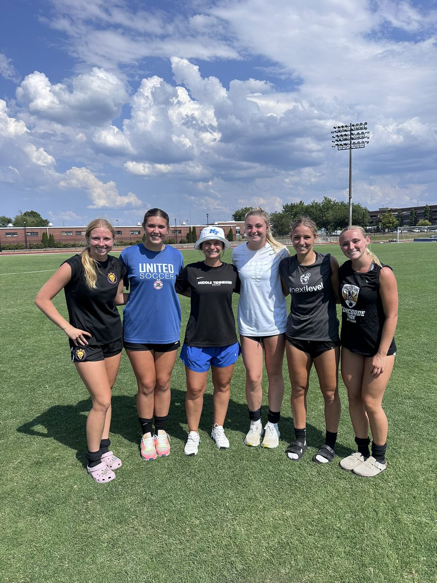 EllaSellers25's tweet photo. I had a blast today at camp with my future freshmen class (missing @addie_martin17) at my future home for 4 years @MT_Soccer. @AstonRhoden @hhoefs22 https://t.co/QOoVzK8AdB