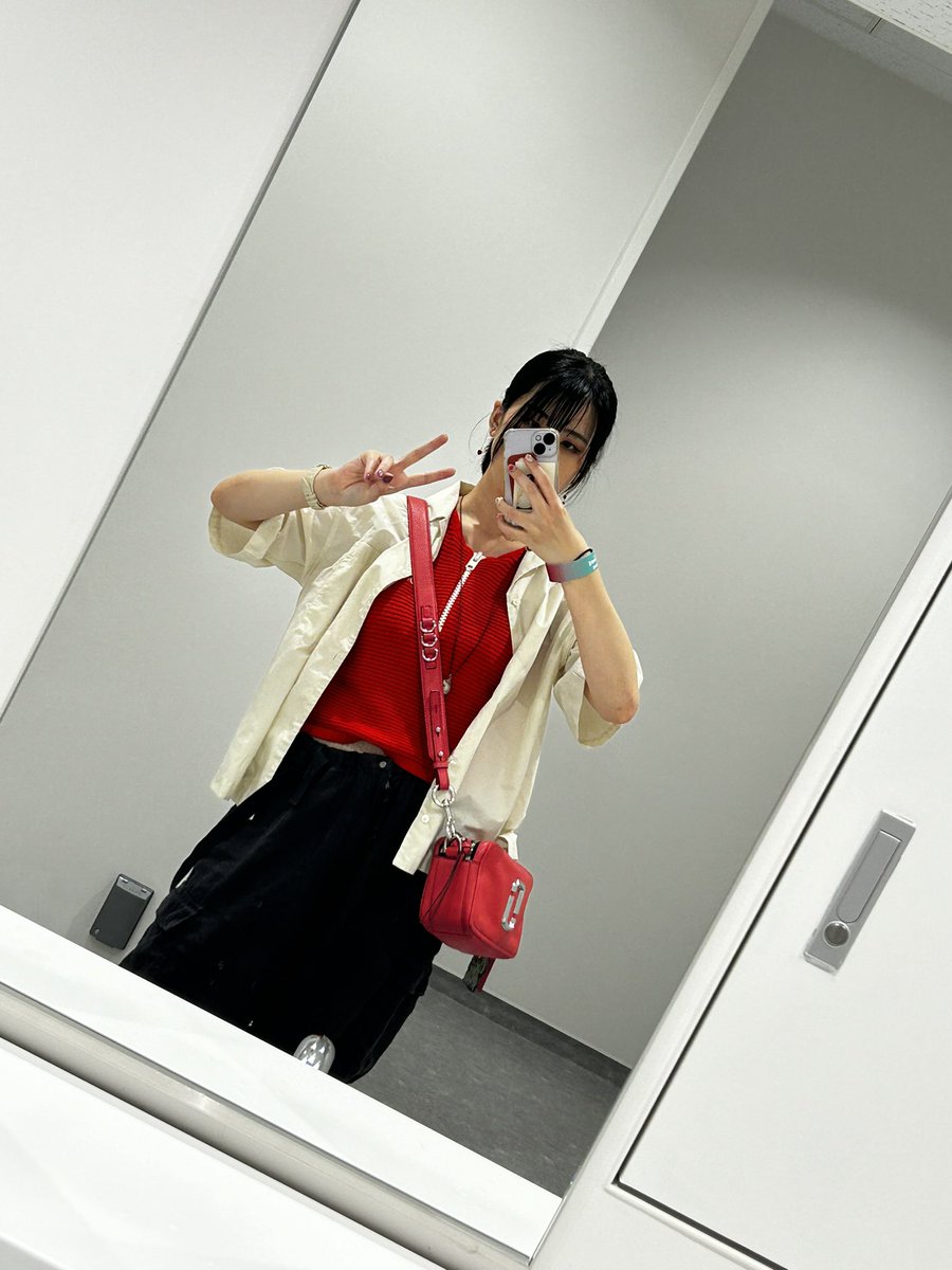 モンドリ2日目の服これです！よろしく〜