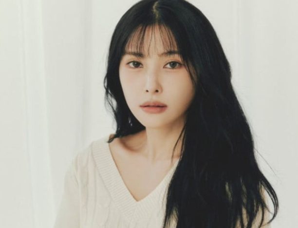 KARA's Gyuri is taking a temporary hiatus from her activities due to facial fractures sustained during private engagements
 
Big Boss Entertainment, her management label, disclosed that Gyuri suffered fractures in her cheekbone and eye socket, requiring surgery and a recovery