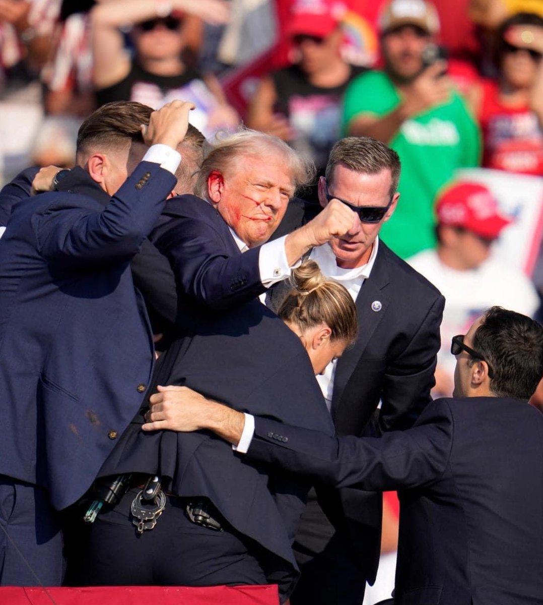 CoryPierson41's tweet photo. This is my president https://t.co/Hg838iv1Ob