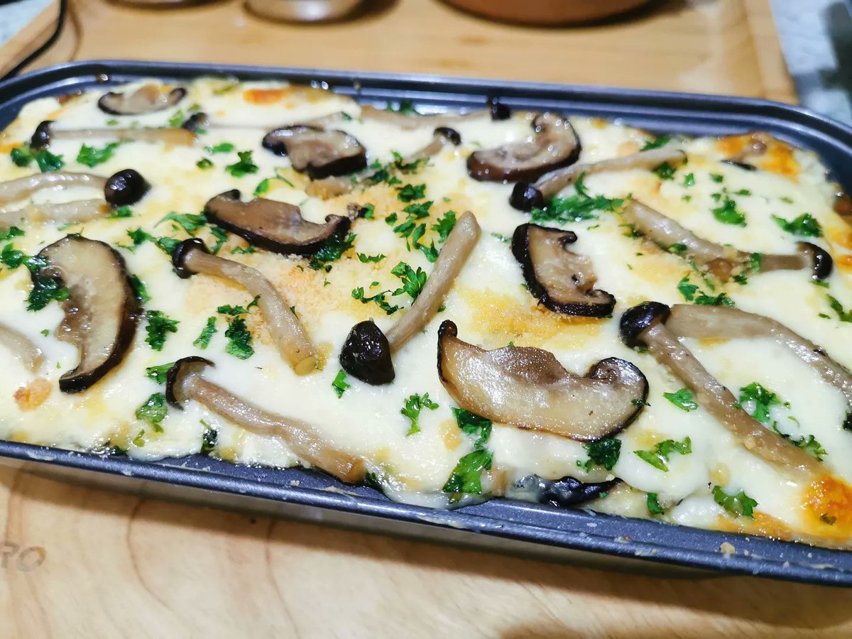 xyalyn's tweet photo. Cooking stream success 🎉 First Time making Surf and Turf Wagyu Beef and Mushroom Gratin from anime the misfit of demon king academy inspired 😍  so Yummy 😋

#Vtuber #cookingstream https://t.co/YYIE9FDDSY
