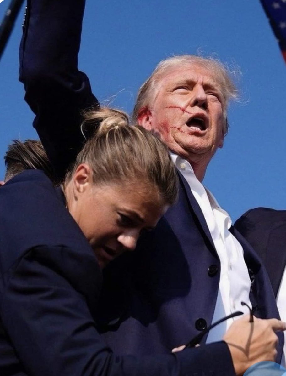 ایک مقبول لیڈر سے نجات پانے کے لئے اس پر کئی مقدمے بنائے گئے ، مقدمات کے باوجود اسے الیکشن کی ریس سے نہ نکالا جا سکا تو ایک تربیت یافتہ شوٹر کی خدمات حاصل کی گئیں لیکن رائفل کی گولی ٹرمپ کے کان کو چھو کر گذر گئی یہ خون آلود چہرہ ٹرمپ کا نہیں انکے مخالفین کا ہے جو آج شکست کھا چکے