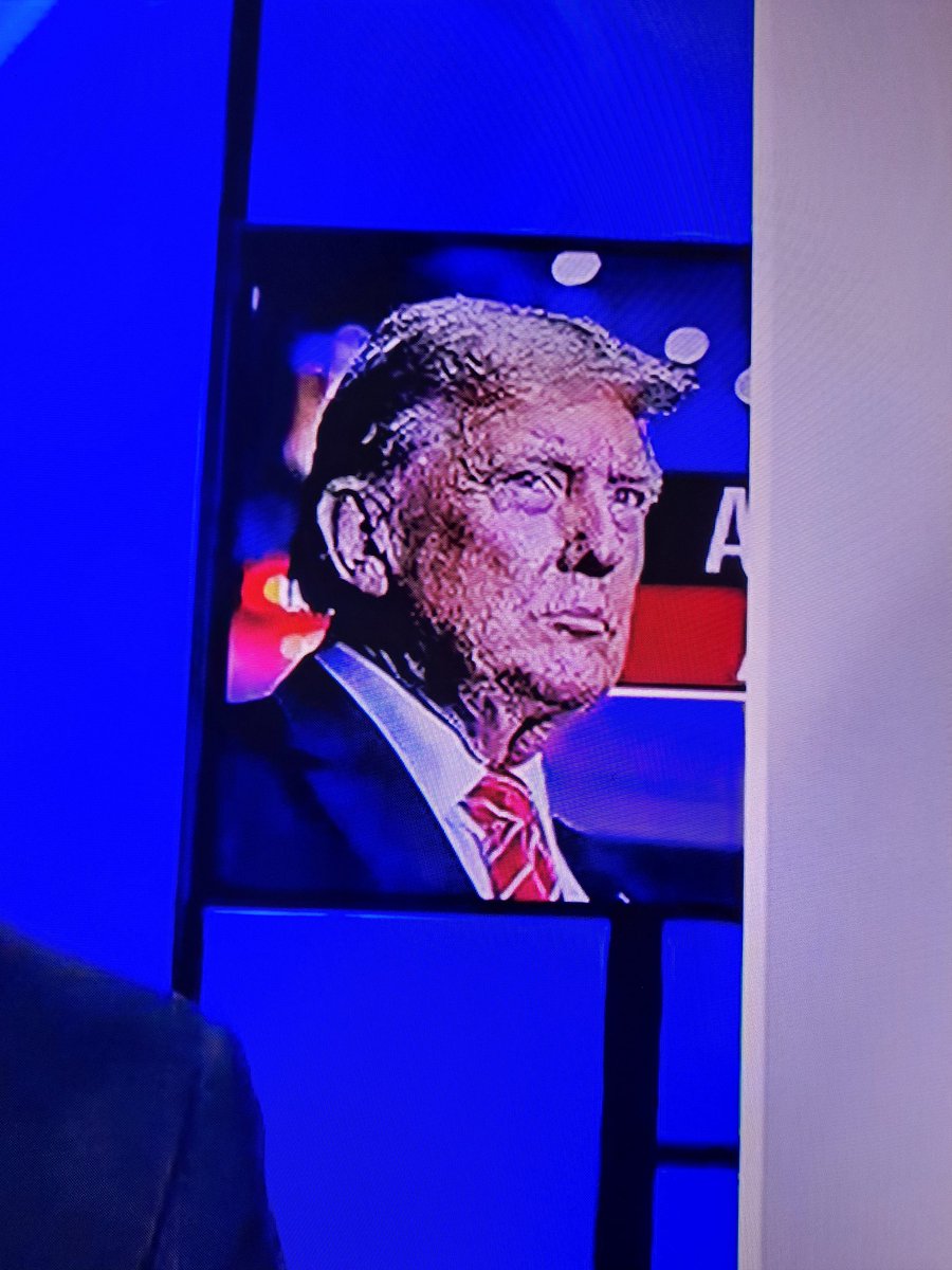 NMP562's tweet image. Why is Fox local making Trump look old and wrinkled with extreme contrast?

No, it's not my TV or camera. 

This is some CNN type 💩