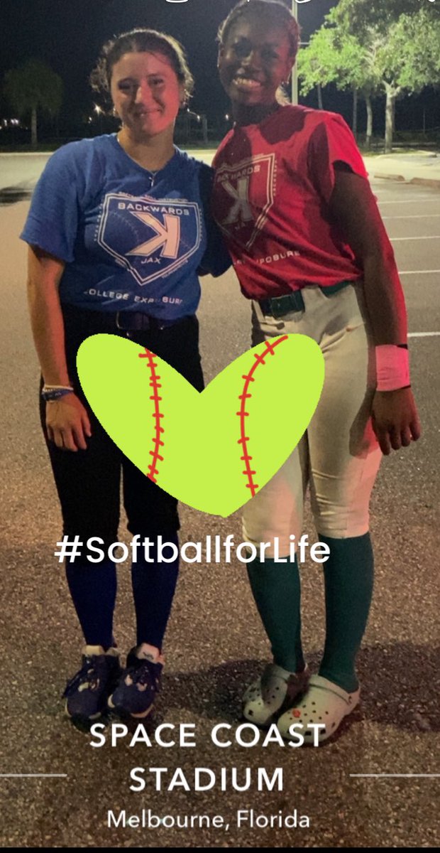 2026Rio's tweet photo. So blessed to have such special friends in my life! Thank you @BackwardsKJax for this opportunity! This camp was awesome and the fields were absolutely amazing!! π€© #SoftballforLife https://t.co/0mOJx8dnW7
