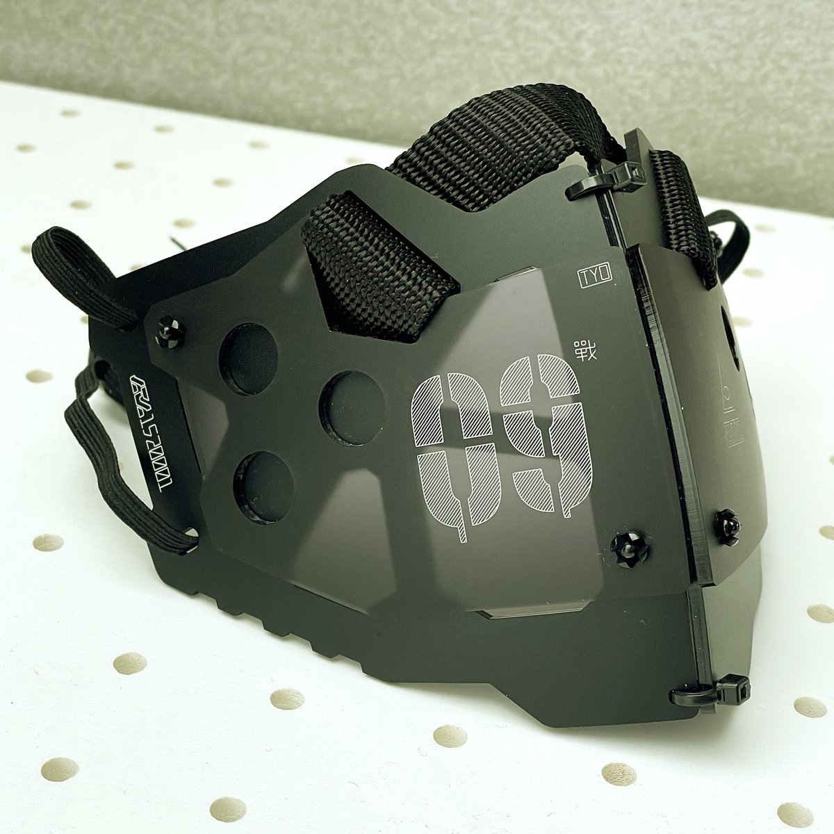 中央町戦術工芸様 マスクキービジュアルセットになります Amazon.co.jp