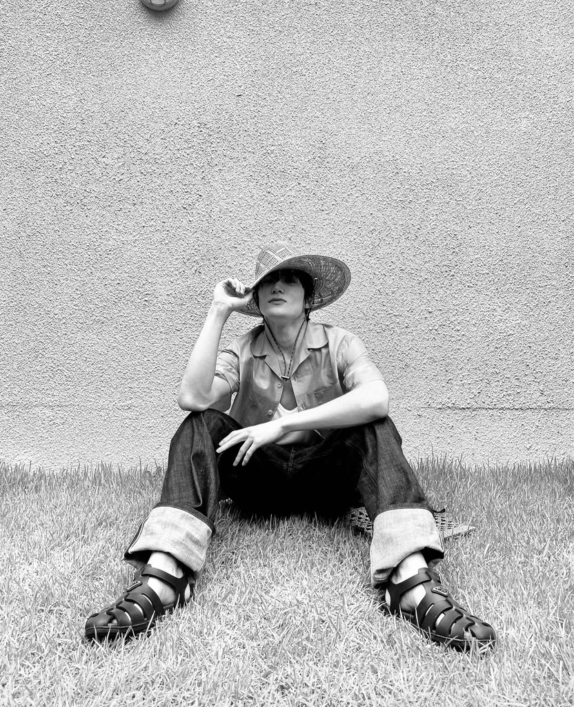 Brxipda's tweet image. #PradaSummerKit.