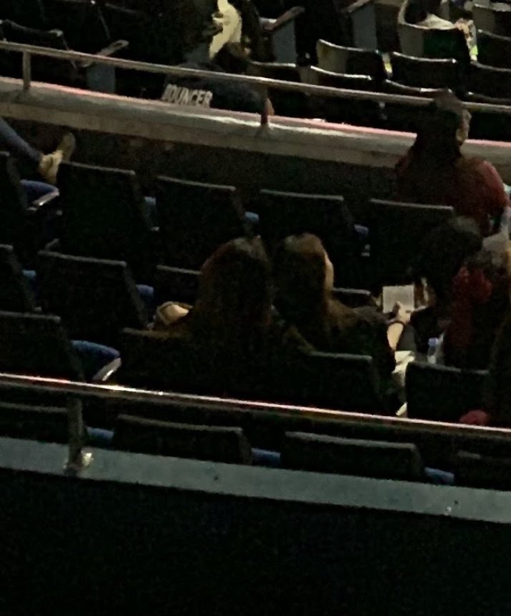 nicolettemain's tweet image. #concertdate yan sila

front view                               back view