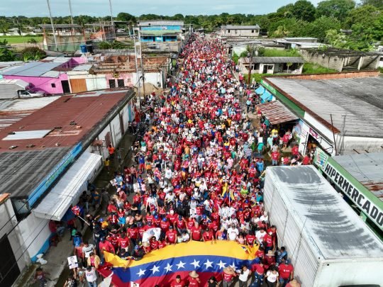 APURE | El pueblo de Elorza se volcó a ante el preludio de la victoria de Nicolás Maduro 
lc.cx/5WbzdC

#PoesíaEnMovimiento