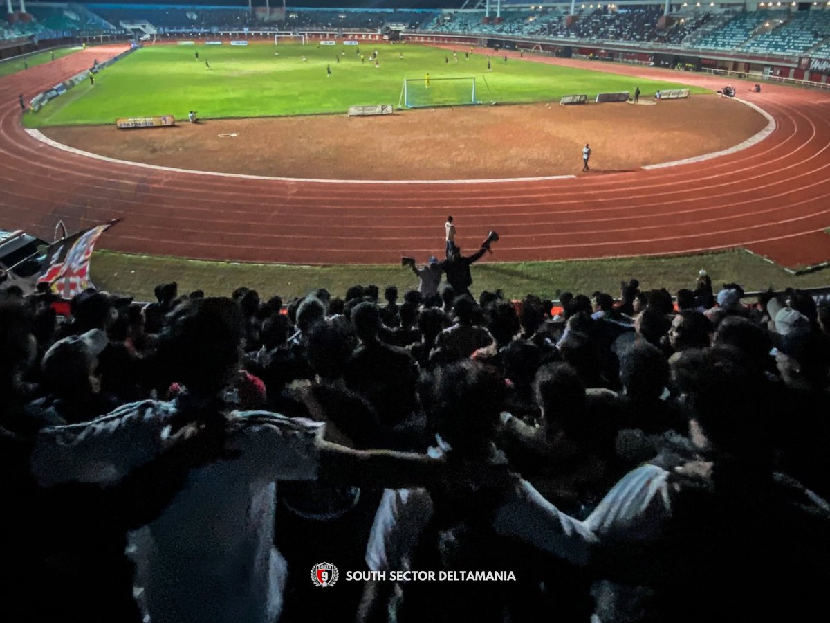 southsector1989's tweet photo. AWAYDAYS DJEMBER‼️
Kembali menggairahkan Sepakbola Sidoarjo diluar kota dengan semangat yang membara. Terimakasih kepada South Sector 1952 dan seluruh elemen supporter Persid atas energi positif yang telah diberikan.
#SS9DM https://t.co/DlU7WXC23w