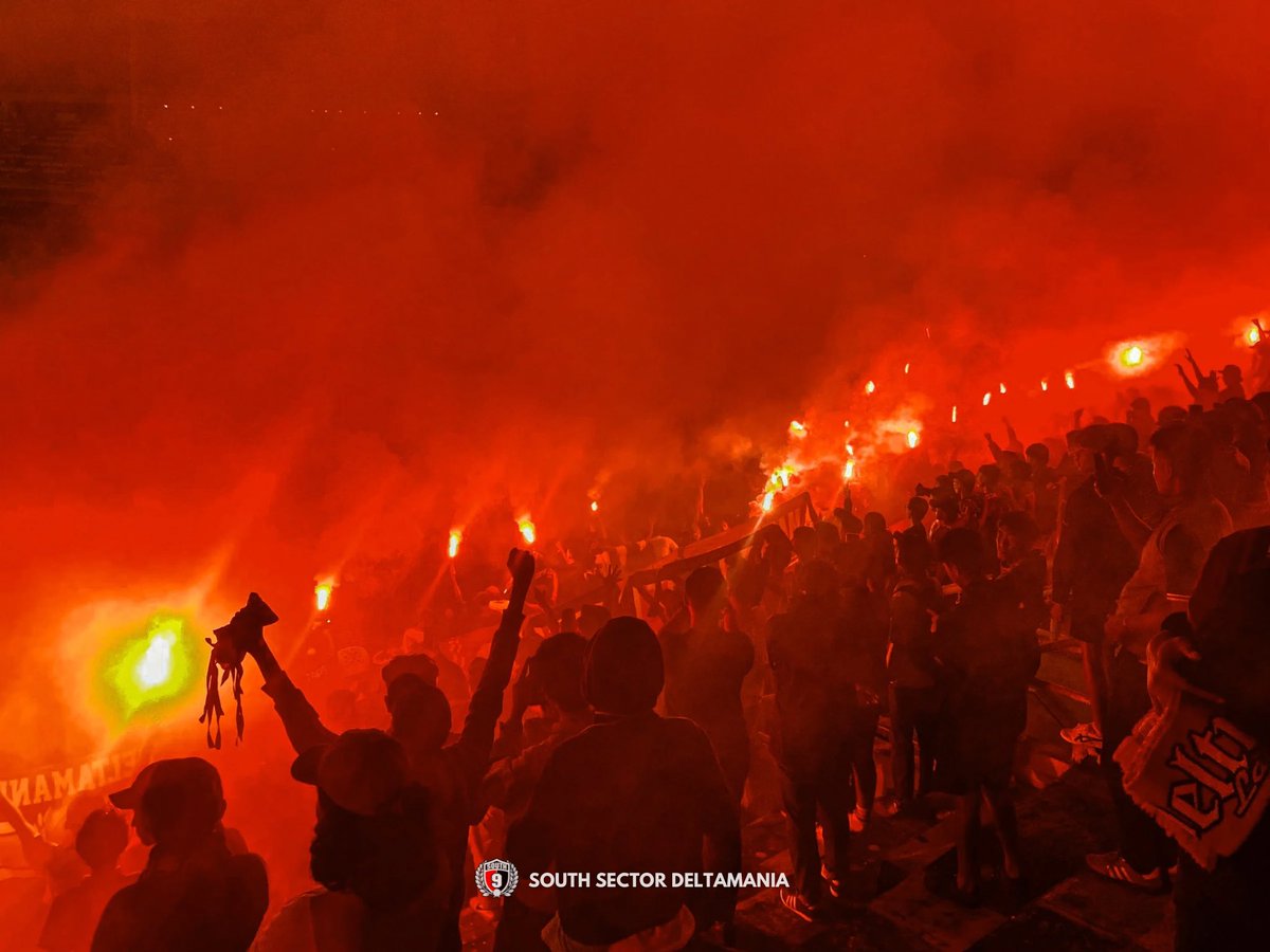 southsector1989's tweet photo. AWAYDAYS DJEMBER‼️
Kembali menggairahkan Sepakbola Sidoarjo diluar kota dengan semangat yang membara. Terimakasih kepada South Sector 1952 dan seluruh elemen supporter Persid atas energi positif yang telah diberikan.
#SS9DM https://t.co/DlU7WXC23w
