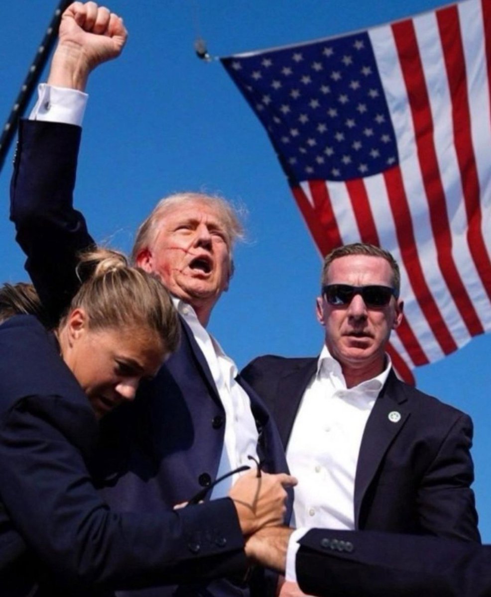 Vamos mi presidente  <a href="/realDonaldTrump/">Donald J. Trump</a> más fuerte que nunca . Dios contigo .