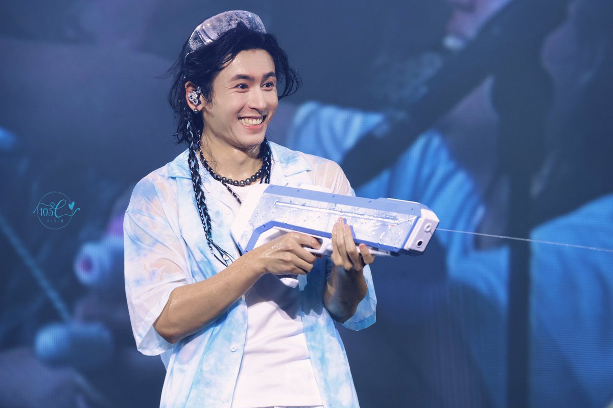 105forZZH's tweet photo. 240713 FANMEETING IN KUALA LUMPUR📷

#ZhangZhehan 
#ZhangZhehan张哲瀚
#张哲瀚 #張哲瀚 #ZZH 
#チャンジャーハン 
#장철한 #จางเจ๋อฮั่น
#zhangsanjian
#张三坚
#TheRealZhangZhehan 
#zhangzhehan_super3
#WordOfHonor 
#山河令 https://t.co/FadYDvJEHr