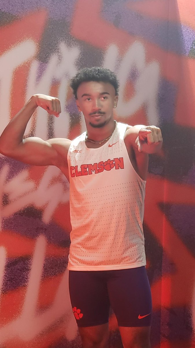 mstacks_tf's tweet photo. Took a visit to South Carolina  🐅 @ClemsonTrackXC 

#track #running #Olympics2024 #NCAA https://t.co/vHtjG2duwd