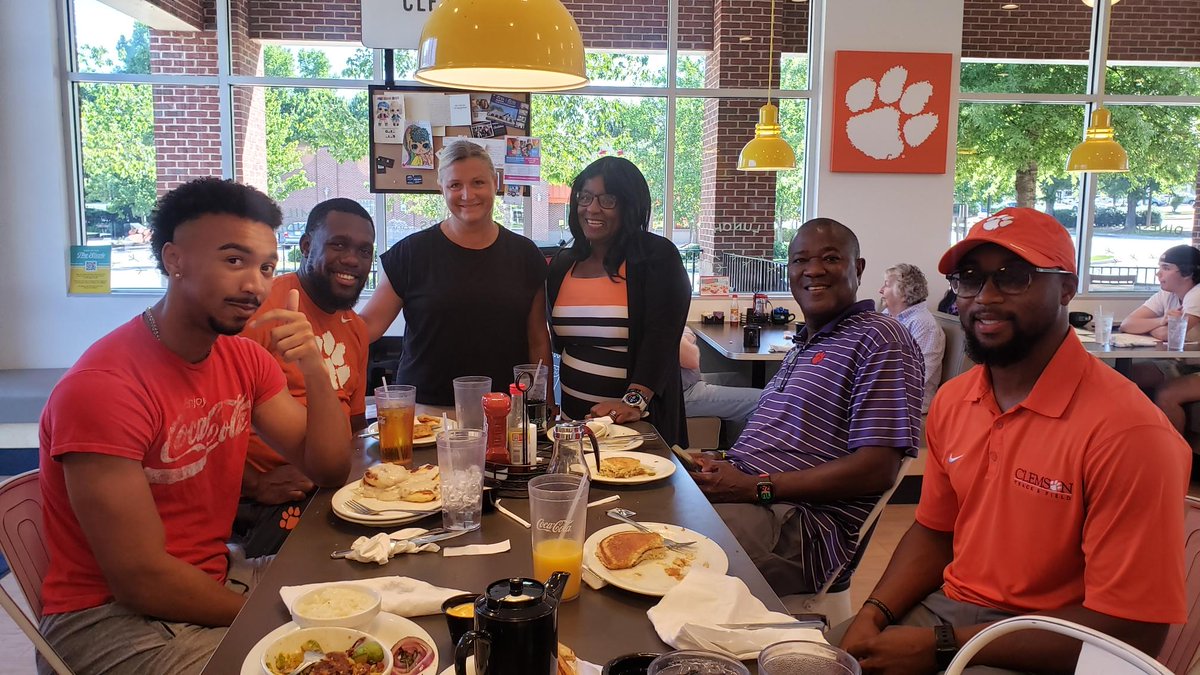 mstacks_tf's tweet photo. Took a visit to South Carolina  🐅 @ClemsonTrackXC 

#track #running #Olympics2024 #NCAA https://t.co/vHtjG2duwd