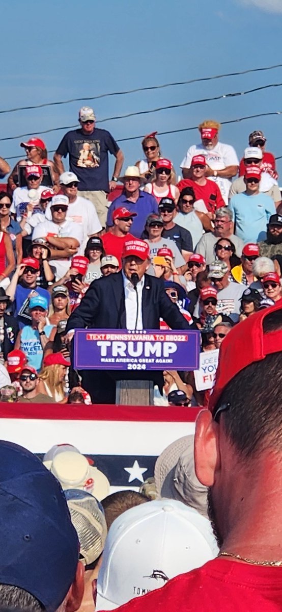 DZappa13's tweet photo. @edward_farina Shock and curiosity. I was there. 50' away from Trump. https://t.co/pSp2iEUvRc