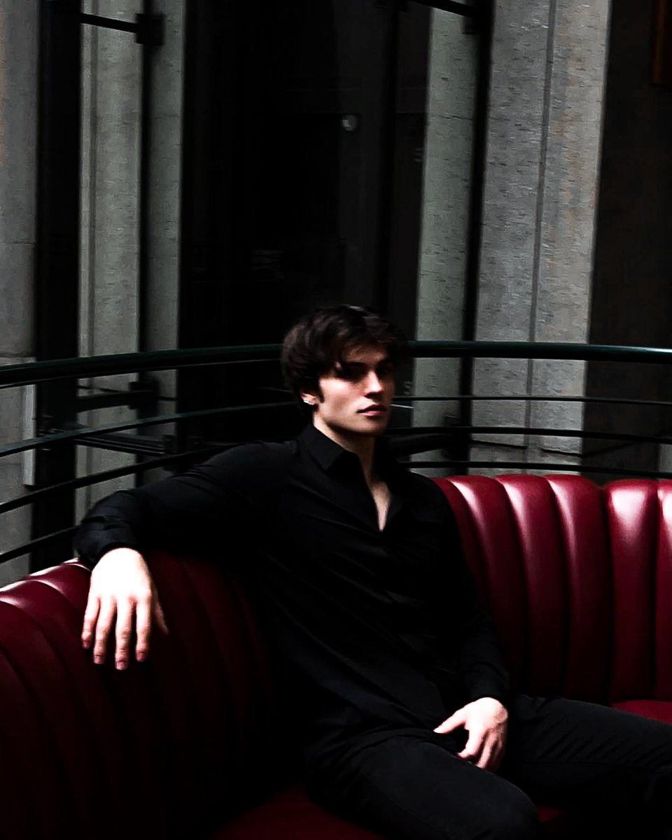 SanctionedDeath's tweet image. 𝘋𝘢𝘮𝘰𝘯 𝘒𝘪𝘳𝘴𝘢𝘯 𝘛𝘰𝘳𝘳𝘢𝘯𝘤𝘦 ; au!devil's night canon.

❝The love that you lost wasn't worth what it cost.❞

one of the four horsemen. lover of chaos. blunt. possessive. dominant. closed off. has trust issues. ticking timebomb.