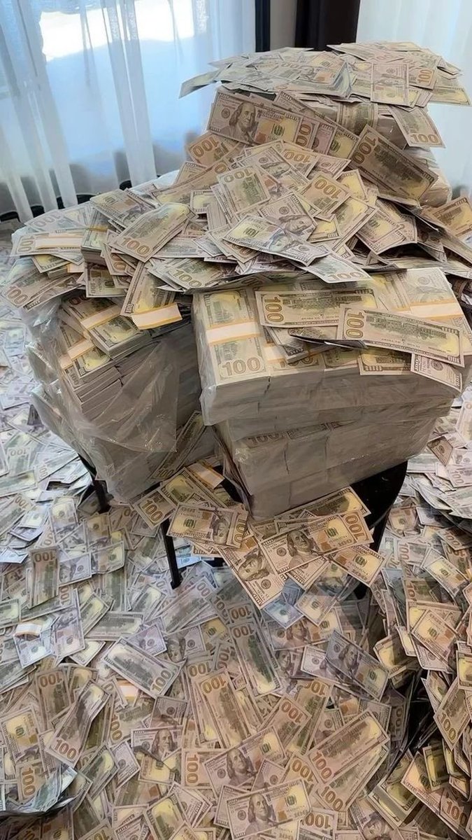 prettygrlposted's tweet photo. money is happiness 💰🩶 https://t.co/tE5hhVuwXI