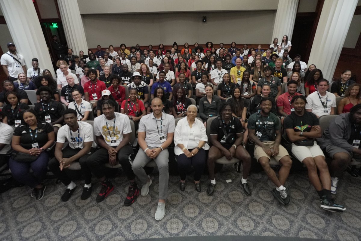 bigten's tweet photo. A BIG thank you to all who joined our third  #B1GLife Series: 𝙎𝙚𝙡𝙢𝙖 𝙩𝙤 𝙈𝙤𝙣𝙩𝙜𝙤𝙢𝙚𝙧𝙮 https://t.co/QGZNmwBDWF