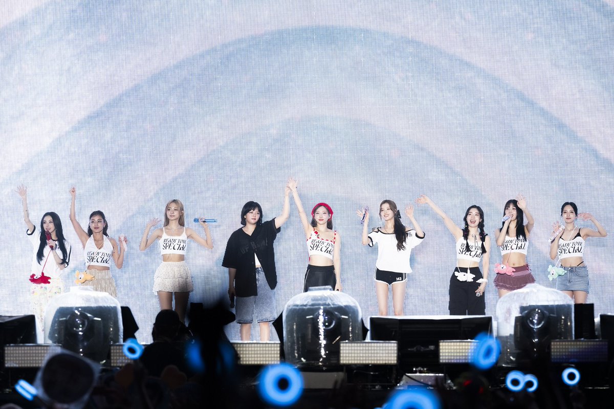 modelpress's tweet photo. TWICEワールドツアー最終公演、大阪で開幕
初披露曲もパフォーマンス🩷✨️

🔻写真・記事詳細はこちら
https://t.co/NlnHZm2eID

#TWICE #READYTOBE #TWICE_5TH_WORLD_TOUR_READY_TO_BE_in_JAPAN_SPECIAL @JYPETWICE_JAPAN https://t.co/ms23YOE4lV