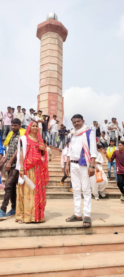 भारत भूमि का मालिक आदिवासी बोल रहा है, एकता कायम होती जा रहीं हैं, एक दिन भीलप्रदेश राज्य जरूर होगा....
जो भीलप्रदेश की बात करेगा,वही भीलप्रदेश पर राज करेगा!!
भील प्रदेश के लिए मेरा भी जीवन अर्पित है,
<a href="/RAMESHKHARADI18/">RAMESH KHARADI</a>
18 जुलाई चलो मानगढ धाम 
🏹✊🙏❤️
#हमारी_मांग_भीलप्रदेश