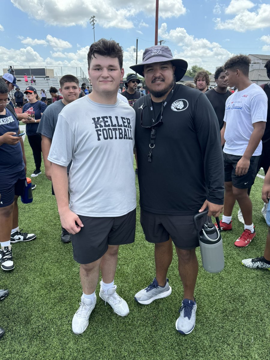 BigSid_56's tweet photo. Had a great time today at Eastern Central Oklahoma University’s football camp today. Met up with @CodyGreeling13 and got some great reps in, as well as met some great coaches 🔥🔥🔥 
@LoganTillman @KHSIndianNation @CoachTKeller @HoelzerJohn @CoachTyAesch @Aguilar74OL https://t.co/0gIT8Yj6wP