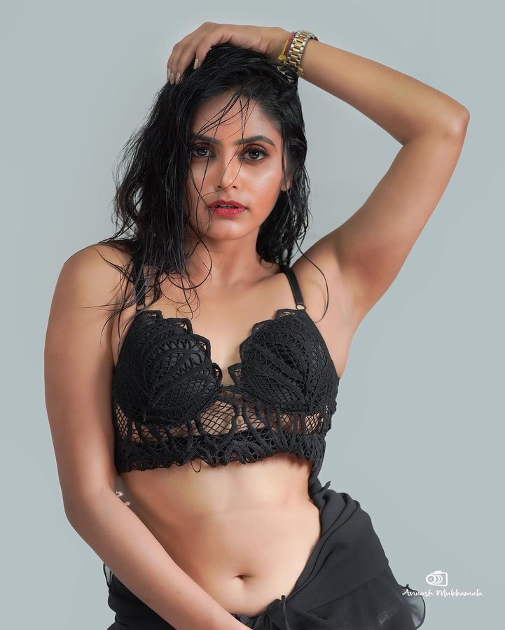 GSat7gmW8AEcbQ8?format=jpg&name=900x900