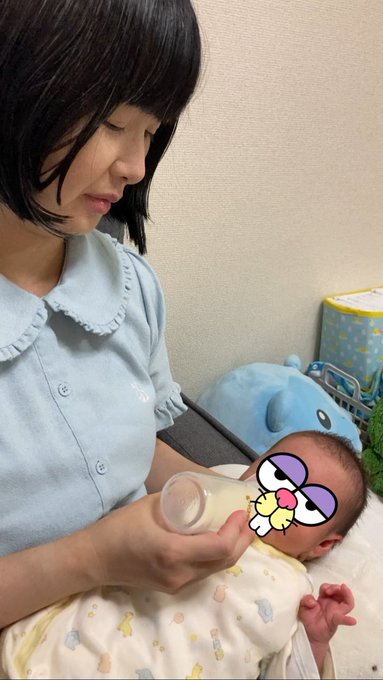 出産ポストに沢山のコメントありがとう(๐&rsaquo;&omega;&lsaquo;๐)੭💓  帝王切開の傷もだいぶ良くなってお洗濯できるレベルになりました。 りっくんはよく飲み🍼沢山寝る子でいい子です😊最近はギャン泣き対応もだんだんわかってきた感じです。りっくんが成長していくのが楽しみ🥳 優しく見守ってくれたら嬉しいです♡<a href="/tag/%E3%81%BE%E3%82%86%E3%81%AB%E3%82%83%E3%83%97%E3%83%AC"class="tags"><span>#まゆにゃプレ</span></a>