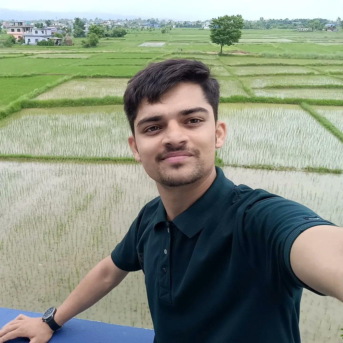 आधा छु छचल्किएर तिम्रै नजिकमा पर्नु छ मलाई!!
प्रीतको थोपा थोपा संगालेर तिम्रै हत्केलामा झर्नु छ मलाई!! 

असार बनेर बर्सिँदा होस् , या वसन्त बनेर फकृँदा, 
 तिम्रो अंगालोमा बसेर, तिम्रै गुनासो गर्नु छ मलाई !!
